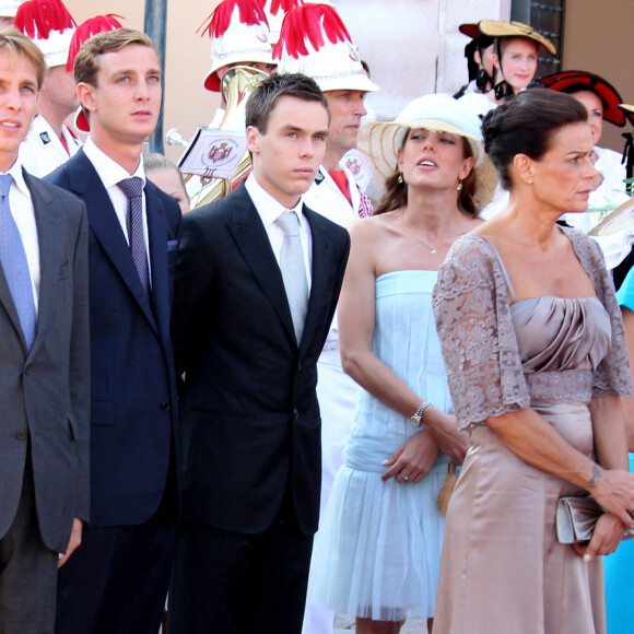 Andrea et Pierre Casiraghi, Louis Ducruet et Charlotte Casiraghi, les princesses Stéphanie et Caroline de Monaco - Mariage civil du prince Albert et Charlene Wittstock à Monaco, le 1er juillet 2011.