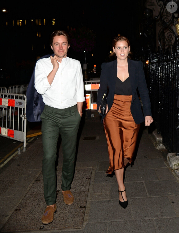 La princesse Beatrice d'York et son fiancé Edoardo Mapello Mozzi arrivent au club "Annabel's" à Londres, le 10 juillet 2019.