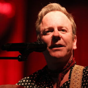 Kiefer Sutherland en concert au Stage Club à Hambourg le 3 avril 2019.