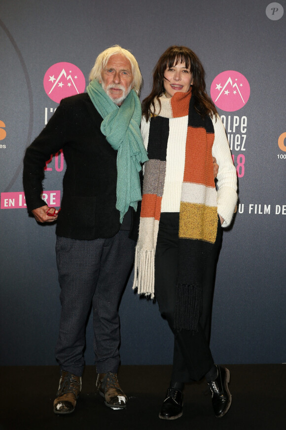 Photocall avec Sophie Marceau et Pierre Richard pour le film "Mme Mills, une voisine si parfaite" au 21ème festival international du film de comédie de l'Alpe d'Huez le 19 janvier 2018. © Dominique Jacovides / Bestimage