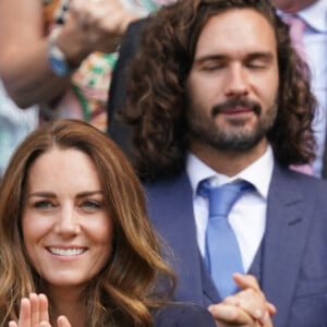 Catherine (Kate) Middleton, duchesse de Cambridge assiste à la cinquième journée de Wimbledon au All England Lawn Tennis and Croquet Club à Londres, Royaume Uni, le 2 juillet 2021. 