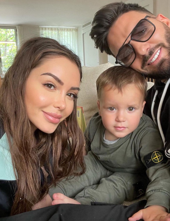 Nabilla en vacances en famille avec son mari Thomas Vergara et leur fils Milann - Instagram