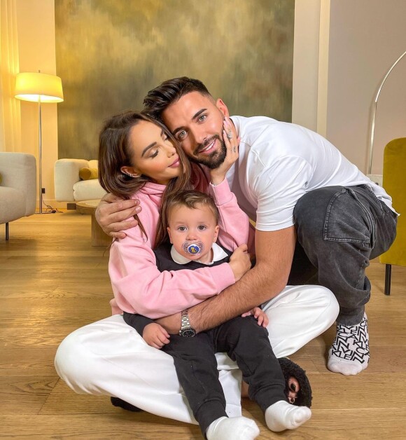 Nabilla, épouse de Thomas Vergara et maman du petit Milann.