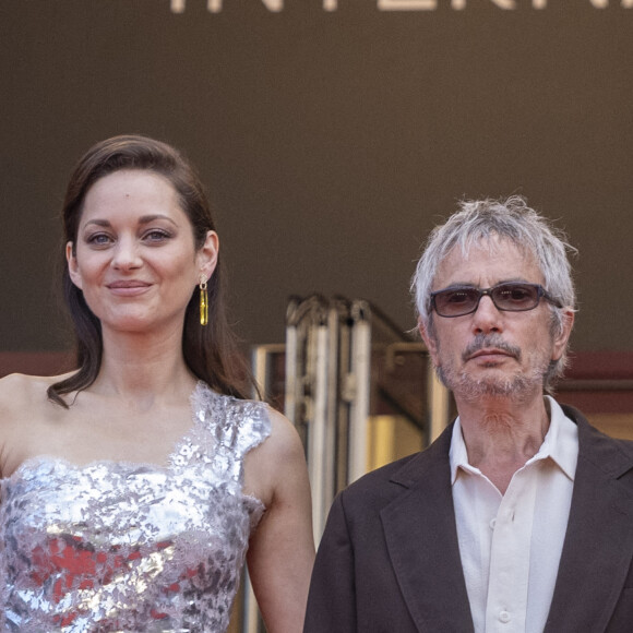 Marion Cotillard, Leos Carax - Montée des marches du film " Annette " lors de la cérémonie d'ouverture du 74ème Festival International du Film de Cannes. Le 6 juillet 2021 © Borde-Jacovides-Moreau / Bestimage 