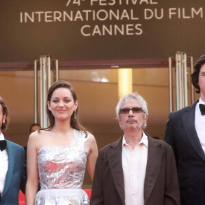 Angele, Simon Helberg, Marion Cotillard, Leos Carax, Adam Driver, Russell Mael - Montée des marches du film " Annette " lors de la cérémonie d'ouverture du 74ème Festival International du Film de Cannes. Le 6 juillet 2021 © Borde-Jacovides-Moreau / Bestimage 