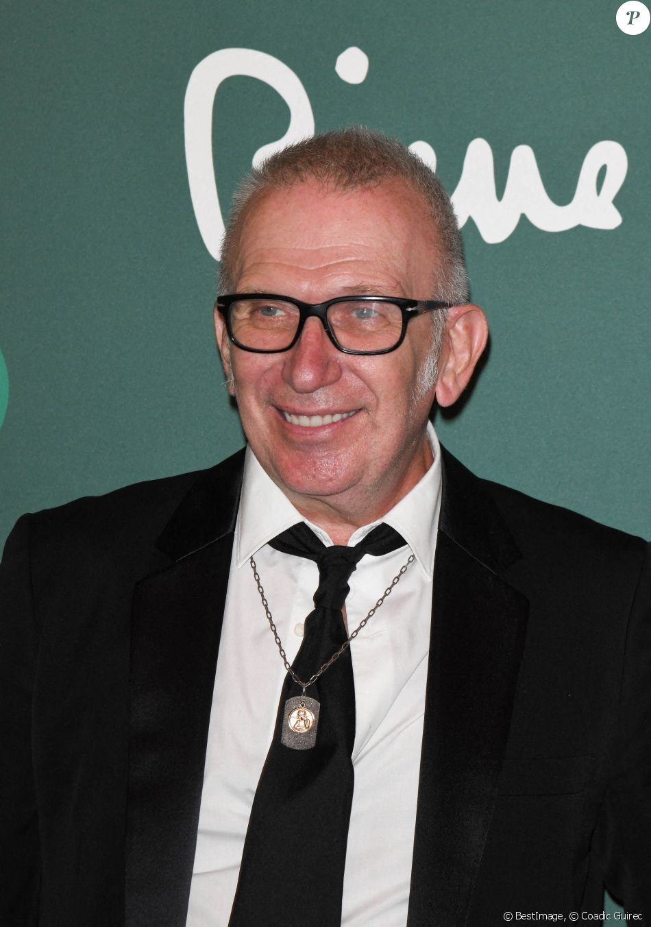 Jean Paul Gaultier - Photocall - Soirée exceptionnelle en l'honneur de Pierre Cardin à l'occasion des 70 ans de sa maison de couture et projection du film documentaire "House of Cardin" suivi d'un cocktail au théâtre du Châtelet à Paris, le 21 septembre 2020. © Coadic Guirec/Bestimage