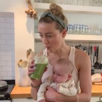 Amber Heard maman : elle s'affiche pour la 1ere fois avec bébé en vidéo