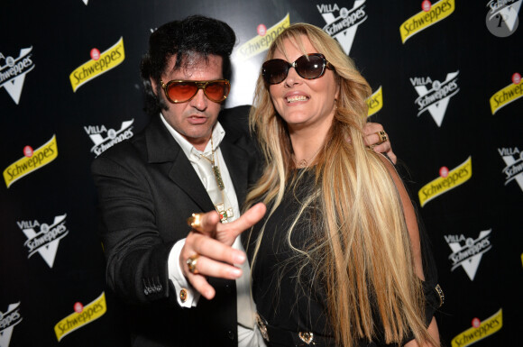 Loana Petrucciani et son ami Eryl Prayer (sosie de Elvis Presley) - Soirée des invités Unexpected à la Villa Schweppes lors du 70ème festival de Cannes le 20 mai 2017.