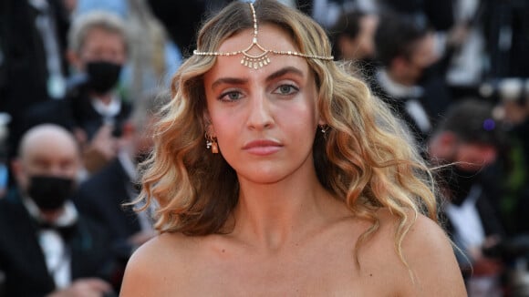Cannes 2021 : Carla Ginola en look chic et bohème, la fille de David Ginola embrase le tapis rouge