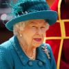 Elizabeth II fringante en turquoise : elle débarque sur le plateau d'une célèbre série !