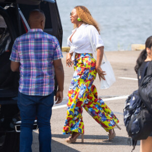 Exclusif - Beyoncé et son mari Jay-Z ont quitté les Hamptons en hélicoptère pour se rendre au restaurant Lucali, à Brooklyn. Le 7 juillet 2021.