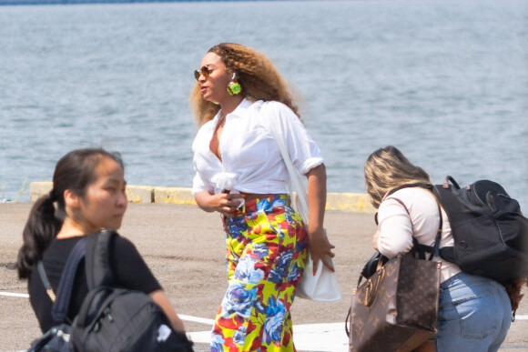 Exclusif - Beyoncé et son mari Jay-Z ont quitté les Hamptons en hélicoptère pour se rendre au restaurant Lucali, à Brooklyn. Le 7 juillet 2021.