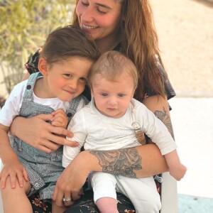 Jesta Hillmann et ses fils Juliann et Adriann sur Instagram.