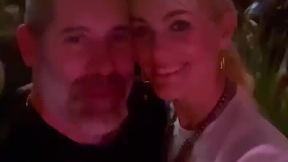 Laeticia Hallyday et Jalil Lespert s'éclatent en boîte de nuit au Cap d'Agde, avec DJ Snake