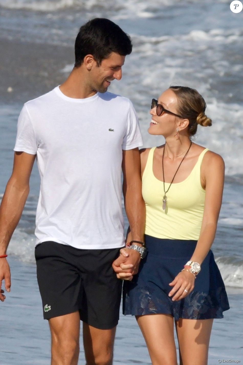 Novak Djokovic passe ses vacances avec sa femme Jelena et ses enfants Stefan et Tara sur une plage de Marbella en Espagne le 1er aout 2019.