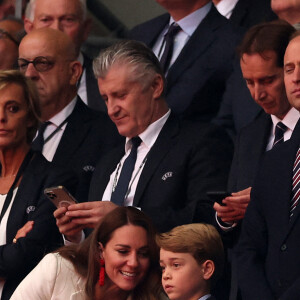 Kate Middleton, le prince William et leur fils le prince George lors de la finale de l'Euro 2021 opposant l'Angleterre à l'Italie à Wembley. Le 11 juillet 2021. Photo by Richard Pelham/The Sun/News Licensing/ABACAPRESS.COM