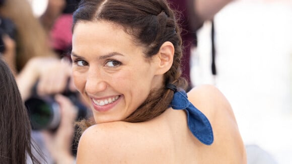 Doria Tillier survoltée à Cannes : couettes et tirage de langue face à Camélia Jordana