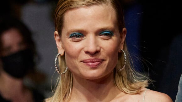Mélanie Thierry trahie par sa robe transparente à Cannes : sa poitrine dévoilée