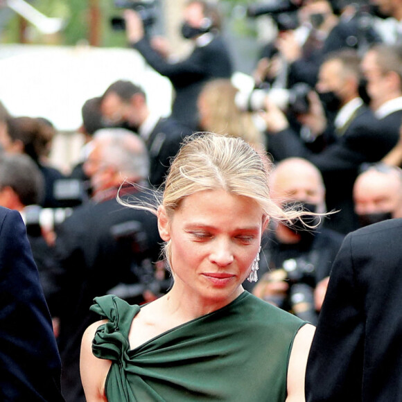 Romain Cogitore, Mélanie Thierry, Eric Caravaca - Montée des marches du film " The French Dispatch" lors du 74ème Festival International du Film de Cannes. Le 12 juillet 2021 © Borde-Jacovides-Moreau / Bestimage