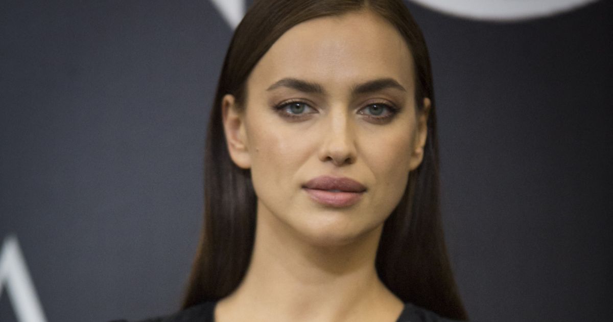 Irina Shayk lors de l'inauguration de la boutique Porcelanosa dans la