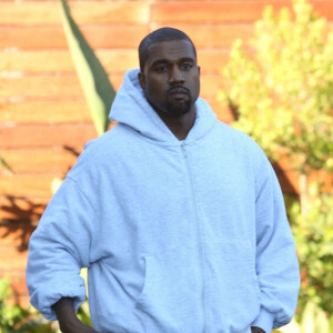 Kanye West fait du shopping avec une amie à Beverly Hills.