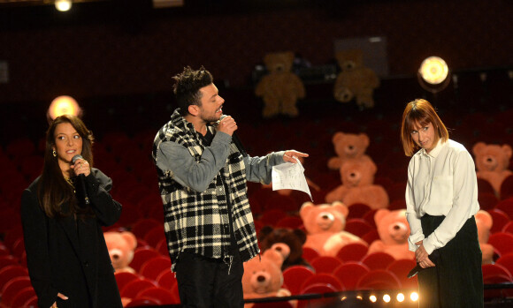 Camille Lellouche, Kev Adams et la chanteuse Suzane (Océane Colom) - Livestream "CamKev Comedy and Songs" au théâtre Mogador à Paris. Le 5 avril 2021. © Veeren/Bestimage