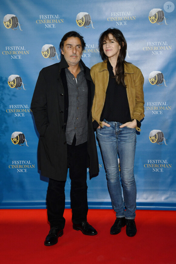 Yvan Attal et sa compagne Charlotte Gainsbourg durant la soirée d'ouverture de la 1ere éditon du Festival Ciné Roman à Nice le 23 octobre 2019. © Bruno Bebert/Bestimage