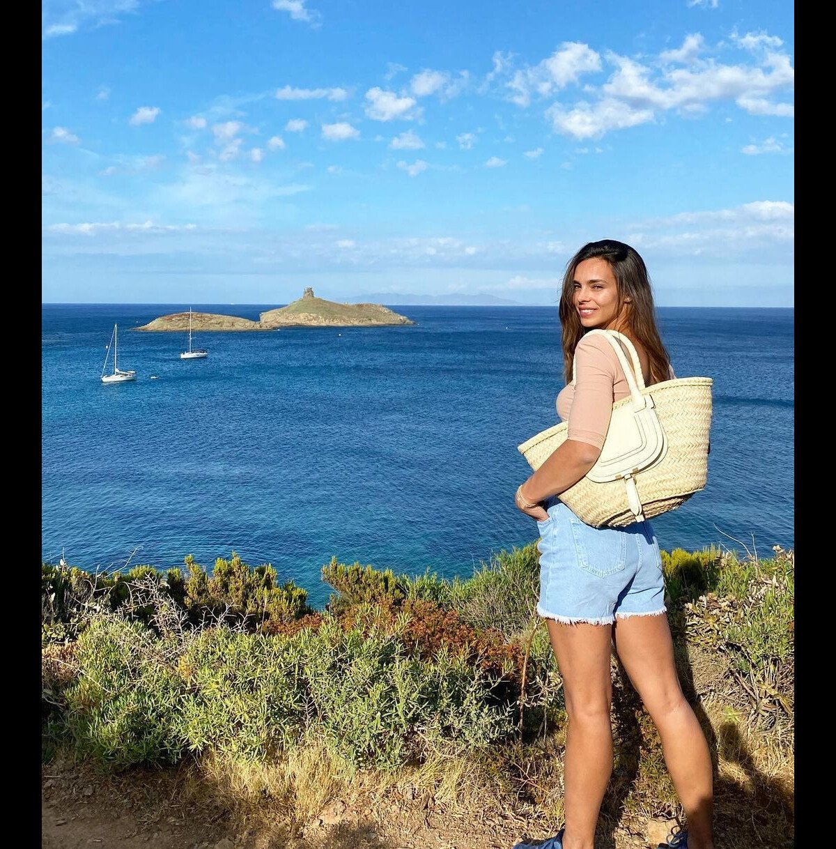 Photo Marine Lorphelin En Vacances En Corse Avec Sa Soeur Lou Anne Lorphelin également Miss