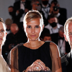 Julia Ducournau (Palme d'Or pour "Titane"), Vincent Lindon, Agathe Rousselle - Photocall des lauréats du 74ème Festival International du Film de Cannes, le 17 juillet 2021. © Borde-Jacovides-Moreau/Bestimage 