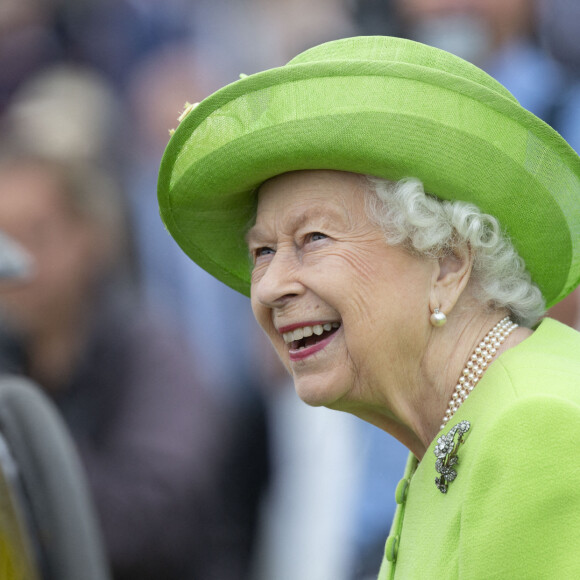 La reine Elisabeth II d'Angleterre assiste à la Cup Final du Guards Polo Club, de la parade et de la présentation du British Driving Society à Windsor, le 11 juillet 2021 