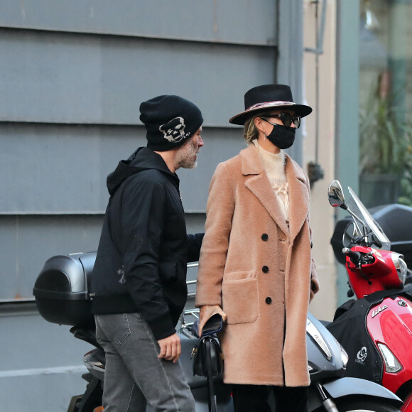 Laeticia Hallyday et son compagnon Jalil Lespert ont été déjeuner chez l'avocat fiscaliste Pierre Pradier. Paris, le 9 janvier 2021.