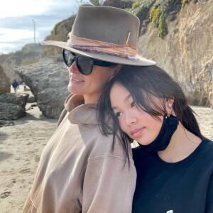 Laeticia Hallyday et sa fille Joy sur Instagram. Le 7 avril 2021.
