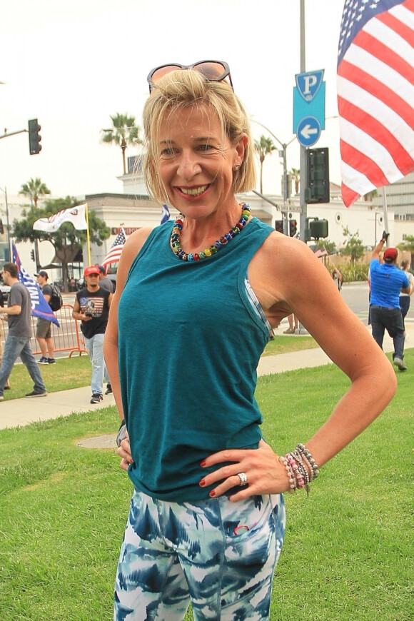 Katie Hopkins participe au rassemblement "Trump Rally" à Los Angeles. 