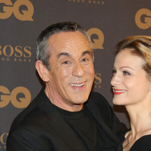 Thierry Ardisson et sa femme Audrey Crespo-Mara - Photocall de la cérémonie des "GQ 2015, Les Hommes de l'Année" au Shangri-La Hotel à Paris, le 25 janvier 2016. © Denis Guignebourg/Bestimage