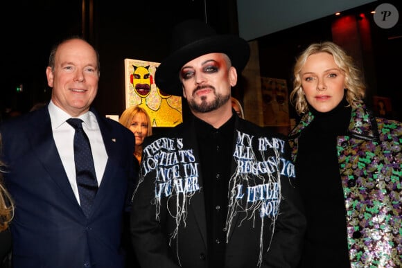 Exclusif -  Le prince Albert II de Monaco, Boy George, la princesse Charlene de Monaco lors du vernissage de l'exposition de Boy George "Scarman and other imperfection" à la Galerie GM Design à Monaco le 15 novembre 2019. © Claudia Albuquerque / Bestimage