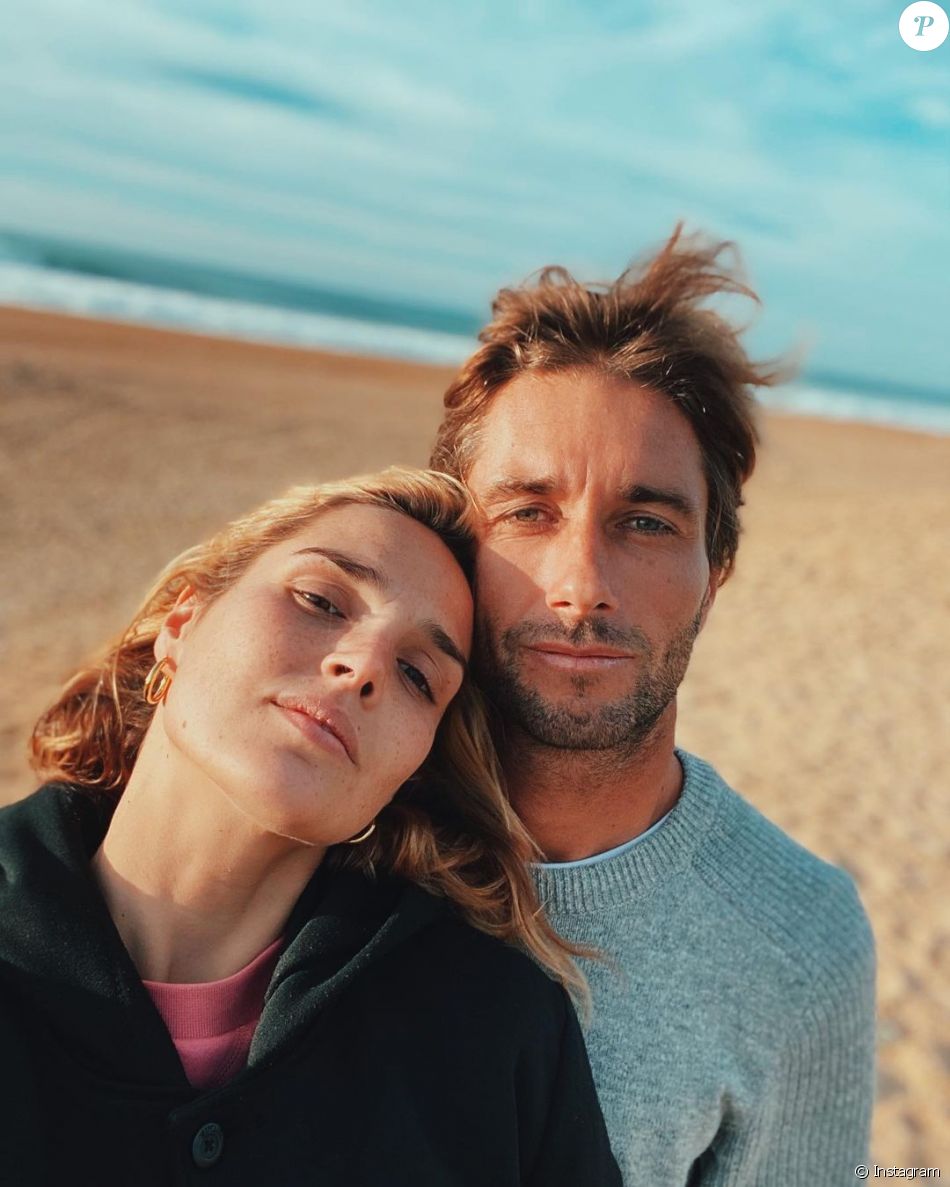 Camille Lou et Romain Laulhe en couple, les plus belles photos des amoureux.