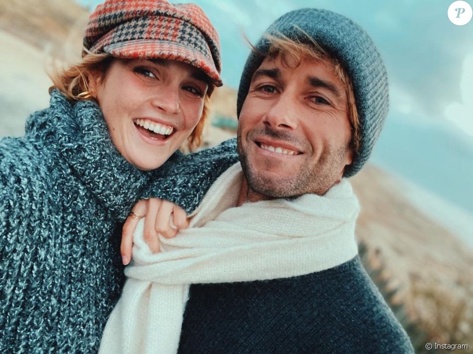 Camille Lou et Romain Laulhe en couple, les plus belles photos des amoureux.