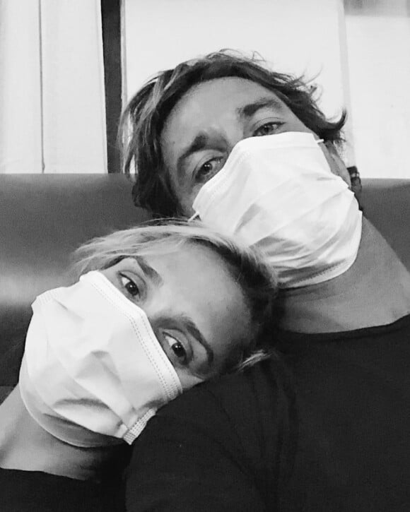 Camille Lou et Romain Laulhe en couple, les plus belles photos des amoureux.