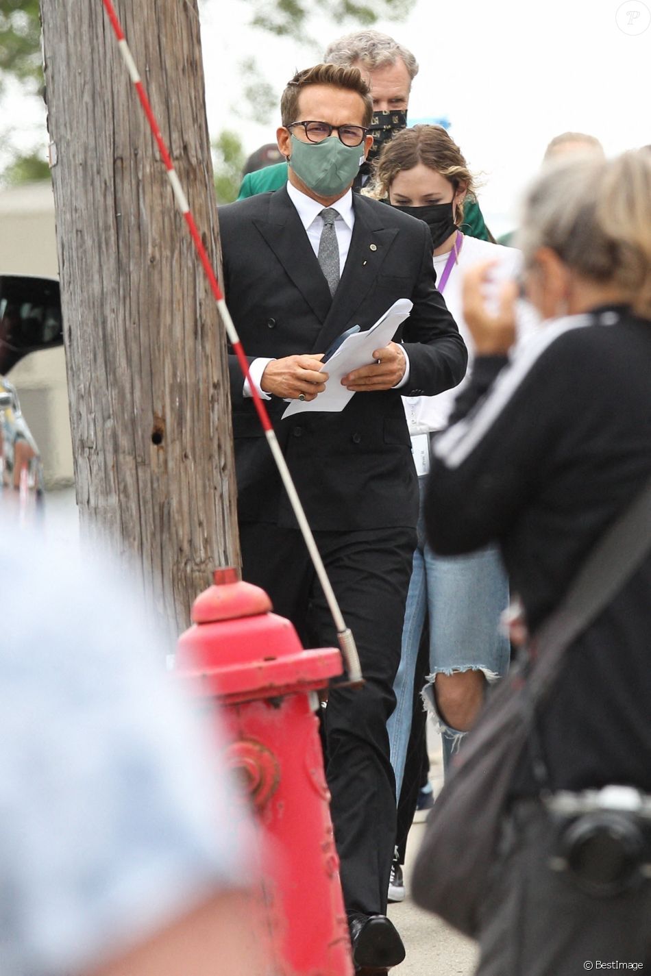 Exclusif - Ryan Reynolds et Will Ferrell se rendent sur le tournage du film "SPIRITED" à Boston, le 12 juillet 2021.
