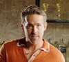 Ryan Reynolds donne la recette du cocktail "Vasectomy" pour la fête des pères avec sa marque d'alcool "Aviation Gin" dans une publicité. Los Angeles. Le 14 juin 2021.