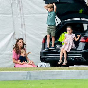 Catherine (Kate) Middleton, duchesse de Cambridge avec ses enfants, le prince George de Cambridge, la princesse Charlotte de Cambridge et le prince Louis de Cambridge lors d'un match de polo de bienfaisance King Power Royal Charity Polo Day à Wokinghan, comté de Berkshire, Royaume Uni, le 10 juillet 2019.