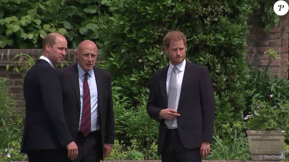 Le prince William et son frère le prince Harry - Inauguration de la statue de leur mère, la princesse Diana, dans les jardins de Kensington Palace. Londres, le 1er juillet 2021.
