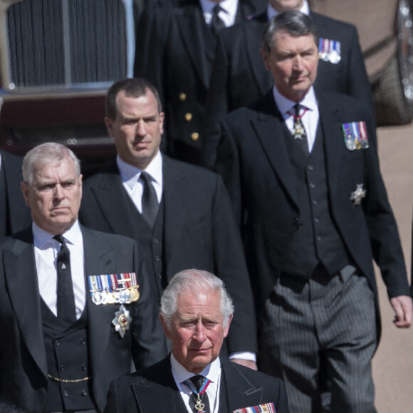 Le prince Charles, nla princesse Anne, le prince Andrew, le prince Edward, le prince William, Peter Phillips, le prince Harry, David Armstrong-Jones, Sir Timothy Laurence - Arrivées aux funérailles du prince Philip à la chapelle Saint-Georges du château de Windsor, le 17 avril 2021.