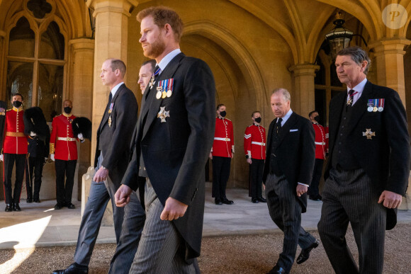 Le prince Andrew, le prince Edward, le prince William, Peter Phillips, le prince Harry - Arrivées aux funérailles du prince Philip, duc d'Edimbourg à la chapelle Saint-Georges du château de Windsor, le 17 avril 2021.