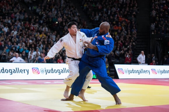 Teddy Riner subit sa première défaite depuis 154 combats contre le japonais Kageura Kokoro lors du Paris Grand Slam Judo 2020 à l'Accord Hotels Arena à Paris, France, le 9 février 2020. © Jeremy Melloul/Bestimage