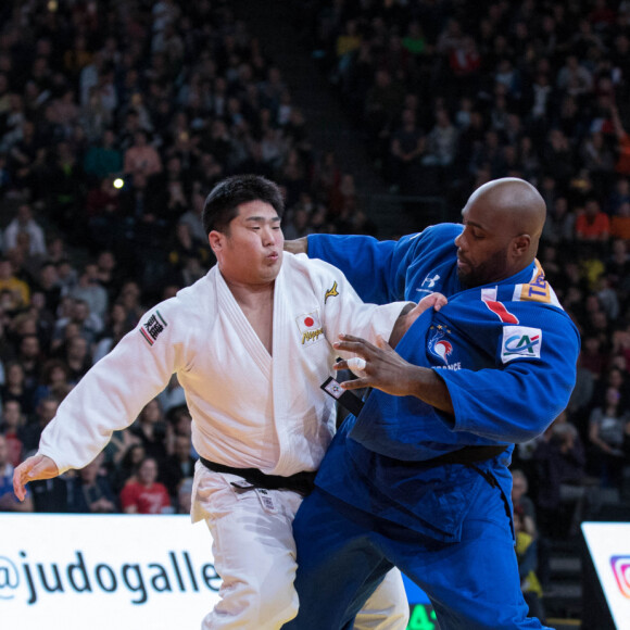 Teddy Riner subit sa première défaite depuis 154 combats contre le japonais Kageura Kokoro lors du Paris Grand Slam Judo 2020 à l'Accord Hotels Arena à Paris, France, le 9 février 2020. © Jeremy Melloul/Bestimage