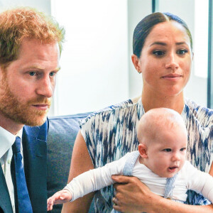 Le prince Harry et Meghan Markle présentent leur fils Archie à Desmond Tutu à Cape Town, Afrique du Sud le 25 septembre 2019.