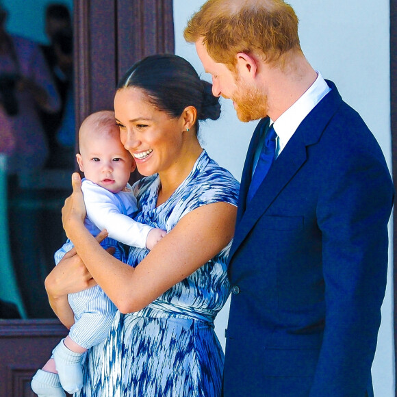 Le prince Harry et Meghan Markle présentent leur fils Archie à Desmond Tutu à Cape Town, Afrique du Sud le 25 septembre 2019.