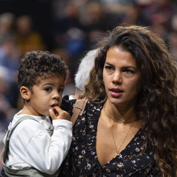 Exclusif - Noura El Shwekh, la femme de Jo-Wilfried Tsonga et leur fils Sugar dans les tribunes du tournoi de tennis Rolex Paris Masters à l'AccorHotels Arena à Paris le 31 octobre 2019.