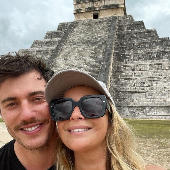 Cindy de "Koh-Lanta" et son mari Thomas au Mexique, mai 2021